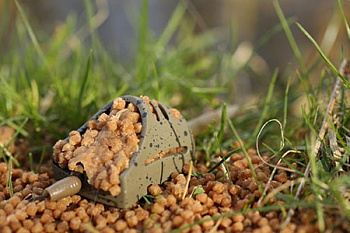 Флэт кормушка Guru Hybrid Pellet Feeder Small inline 35г
